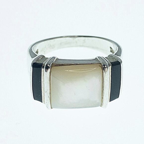 925 Sterling Silver Mother of Pearl & Onyx Inlay Ring Size 7 - Picture 1 of 10